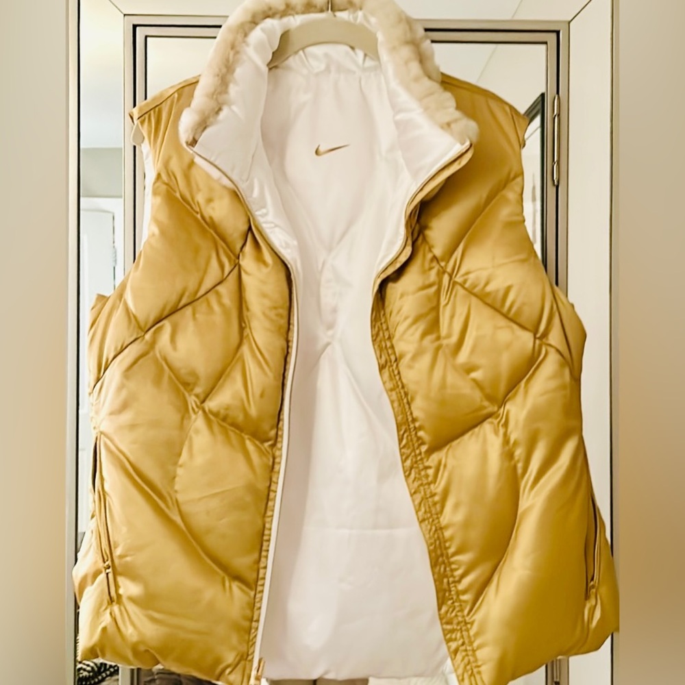 Vintage Nike reversible faux-fur collar puffer vest.